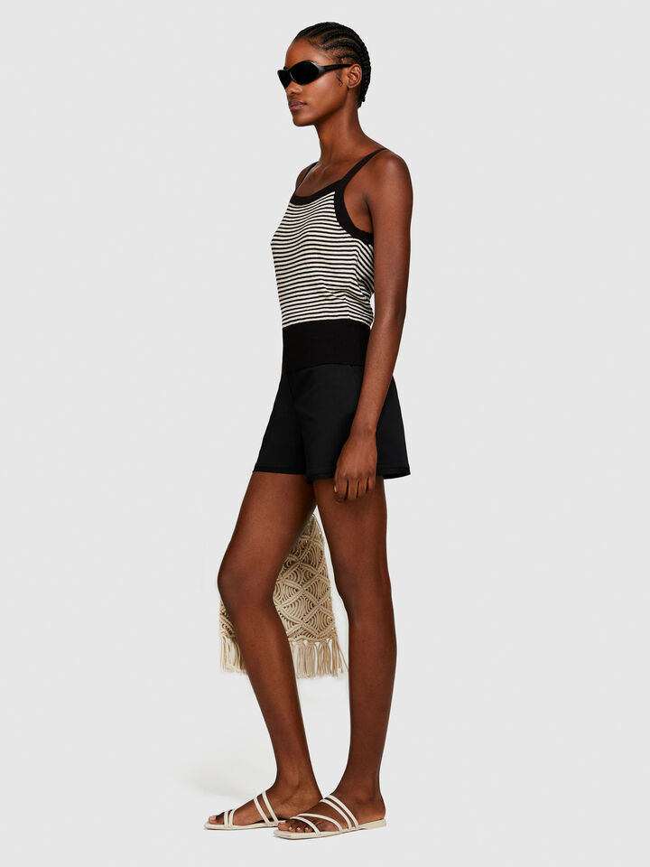 Regular fit shorts - women's shorts - Black | Sisley image number 2